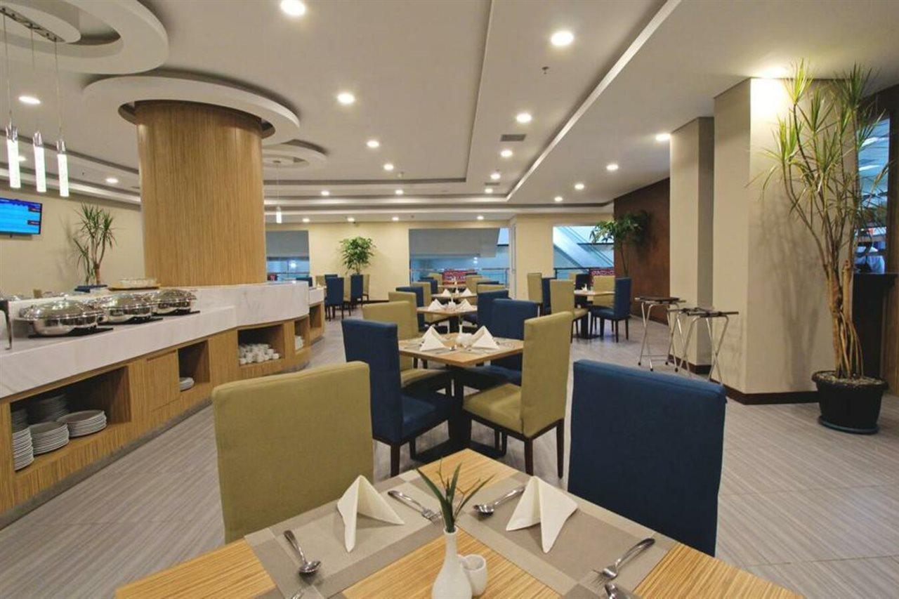Anara Sky Kualanamu Hotel Medan Exterior foto