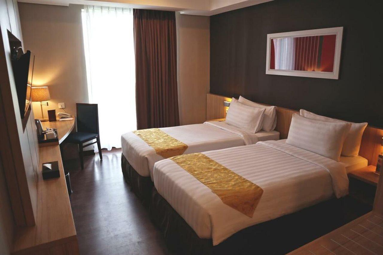 Anara Sky Kualanamu Hotel Medan Exterior foto