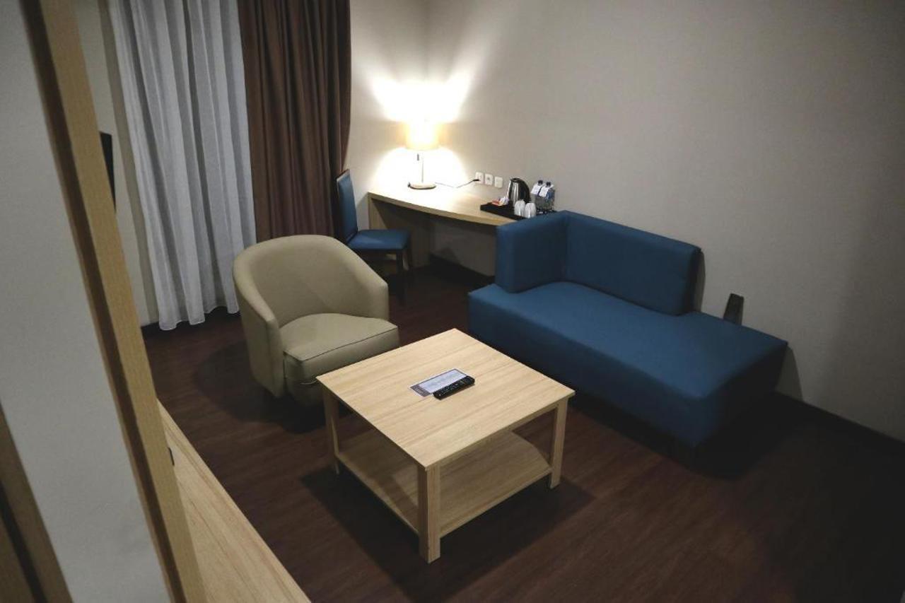 Anara Sky Kualanamu Hotel Medan Exterior foto