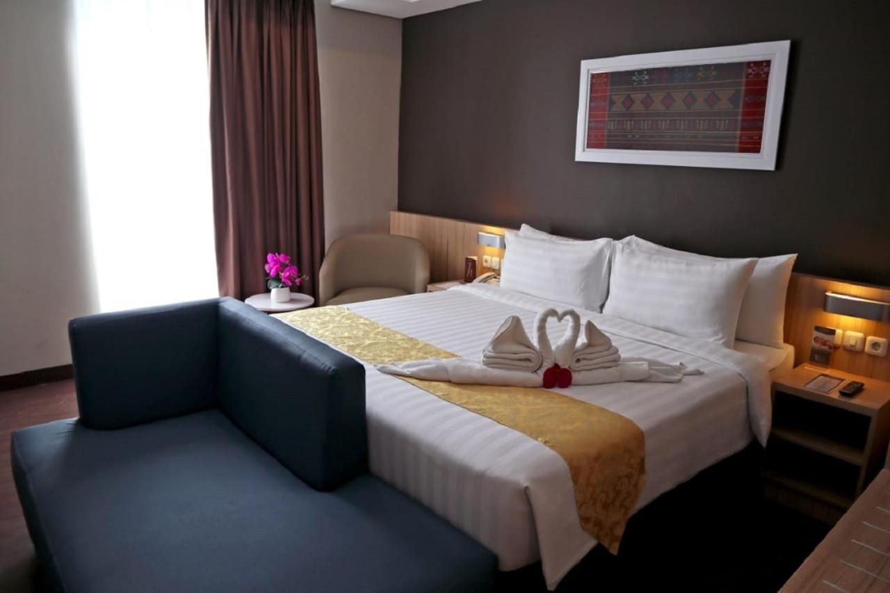 Anara Sky Kualanamu Hotel Medan Exterior foto
