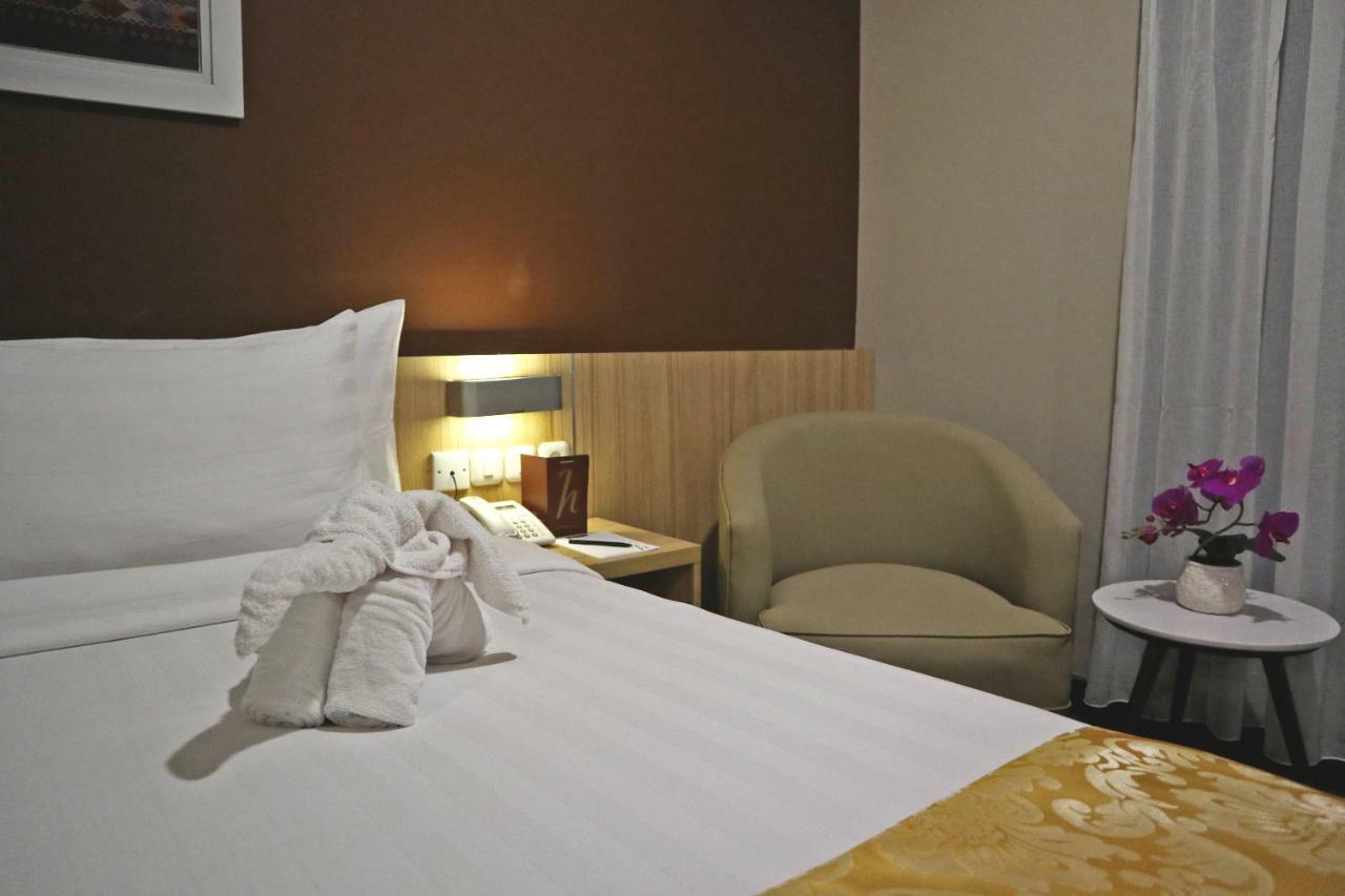Anara Sky Kualanamu Hotel Medan Exterior foto